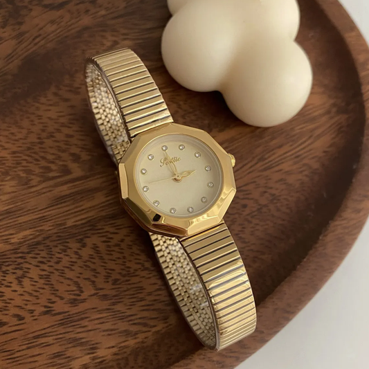 Golden Luxe Timepiece: Gold Hexagonal Dial Chain Watch