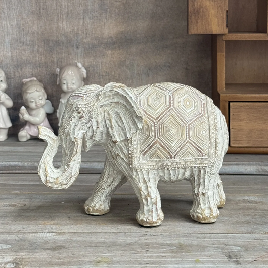Resin Elephant Figurine – Small Tabletop Decor Sculpture, 16×11 cm Home Ornament for Living Room or Office