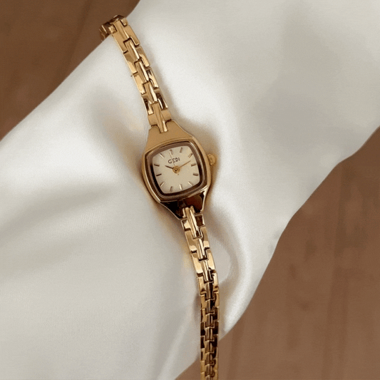 Modern Luxury Gold-Tone Round Dial Alloy Strap Quartz Timepiece