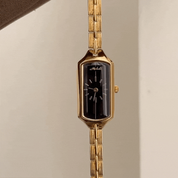 High-End Minimalist – Women’s Gold Slim Strap Rectangular Black Dial Quartz Watch