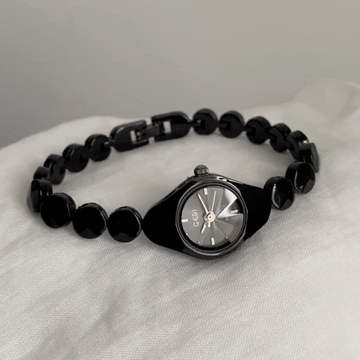 Edgy Black Minimalist: Sleek & Stylish Slim Strap Quartz Watch