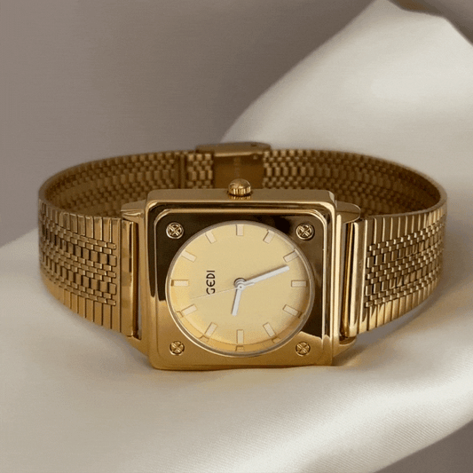 Modern Minimalist Gold Square Dial Watch – Stainless Steel Quartz Bracelet