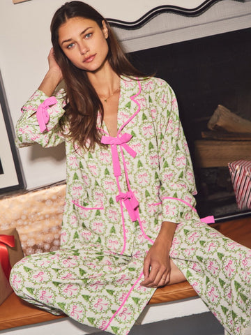 Holiday Wreath & Bow Print Pajama Set