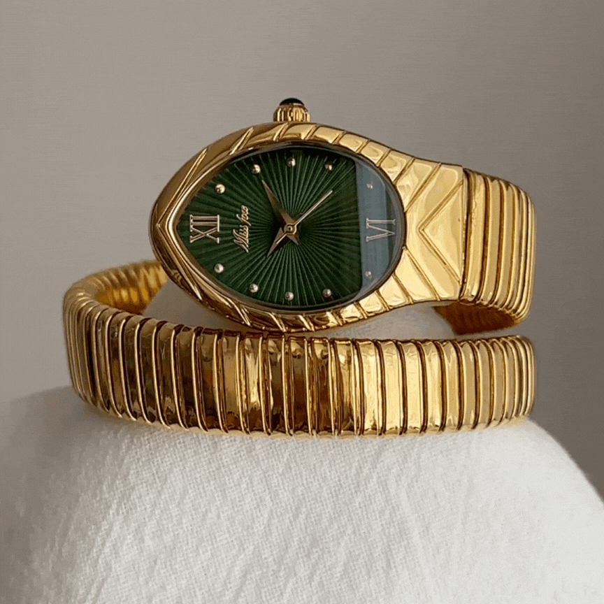 Elegant women’s green dial quartz bracelet watch