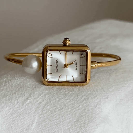 minimalist elegant square watch