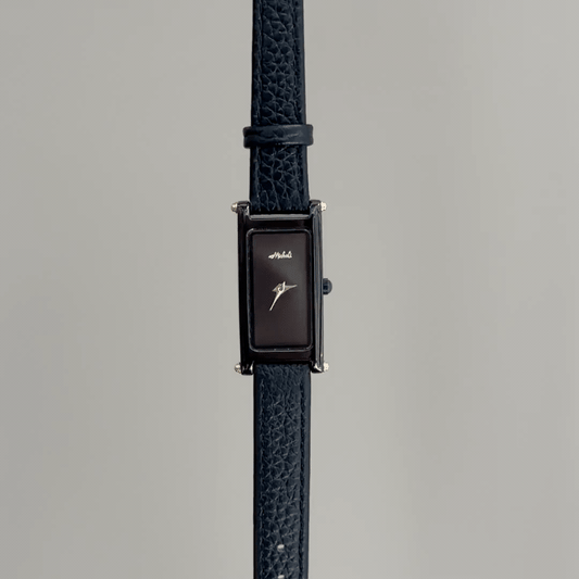 Sleek Monochrome：Black Square Dial Watch – Black Square Case & Black Leather Band Quartz