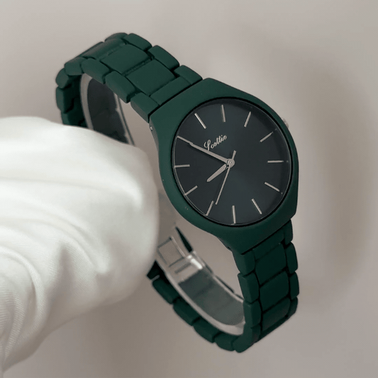 Natural Elegance: Green Round Dial Watch with Green Stainless Steel Bracelet