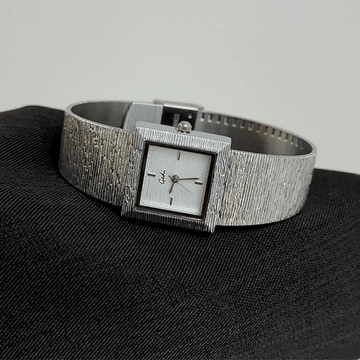 Everyday Essential：White Square Dial Watch – Silver Square Case & Silver Stainless Steel Band Quartz