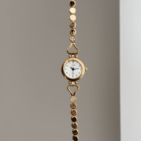 Classic Elegance: White Round Dial Watch with Gold Round Bezel & Gold Alloy Chain Bracelet