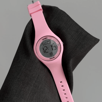 Sporty Chic：Gray Round Dial Watch – Pink Round Case & Pink Silicone Band Digital