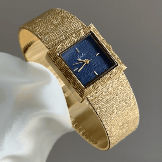 Classic Luxe：Navy Square Dial Watch – Gold Square Case & Gold Stainless Steel Band Quartz