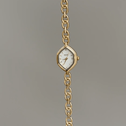 Open-Work Airy：White Polygonal Dial Watch – Gold Polygonal Bezel & Gold Stainless Steel Open-Work Round Link Bracelet Quartz