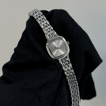 Modern Minimalist:Silver Square Dial Watch – Silver Square Case & Silver Stainless Steel Band Quartz