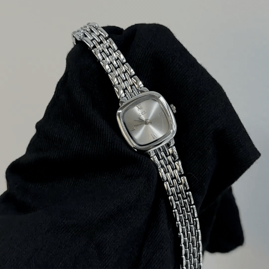 Modern Minimalist:Silver Square Dial Watch – Silver Square Case & Silver Stainless Steel Band Quartz