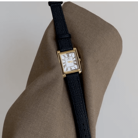 Everyday Elegance：White Square Dial Watch – Gold Square Case & Black Band Quartz