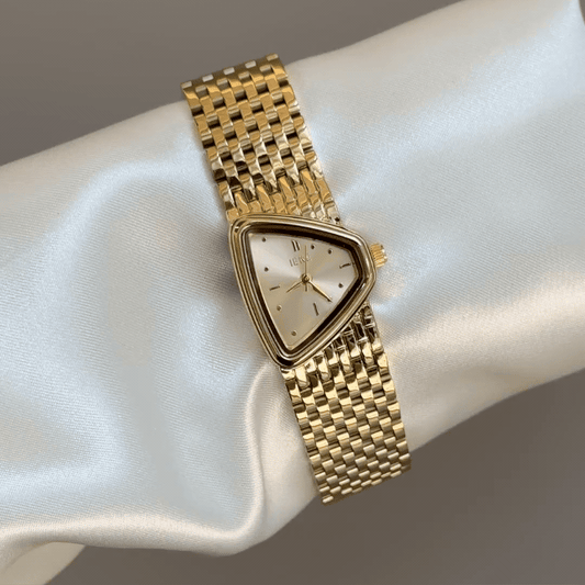 Pyramid Radiance：Gold Triangular Dial Watch – Gold Triangular Bezel & Gold Stainless Steel Link Bracelet