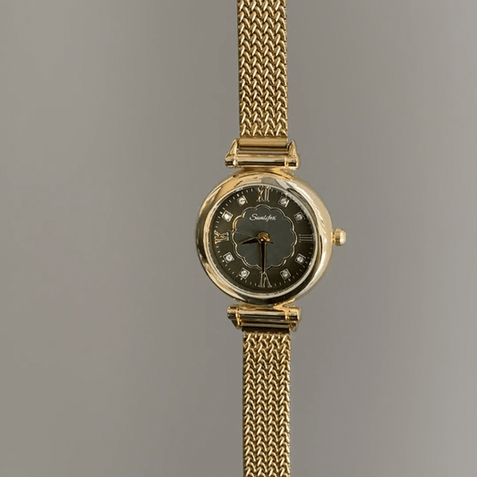 Classic Glamour：Green Round Dial Watch – Gold Round Case & Gold Stainless Steel Band Quartz