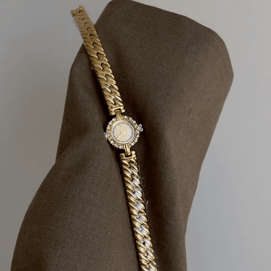 Diamond Accent：Gold Round Dial Watch with Gold Round Diamond Bezel & Gold Stainless Steel Link Bracelet
