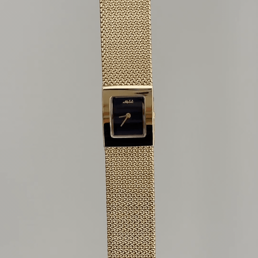 Bold Glamour：Red Square Dial Watch – Gold Square Case & Gold Stainless Steel Band Quartz