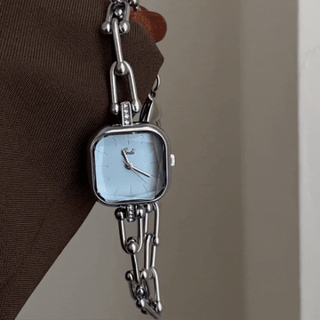 Elegant Timepiece: Silver Bracelet with Blue Dial Quartz Watch