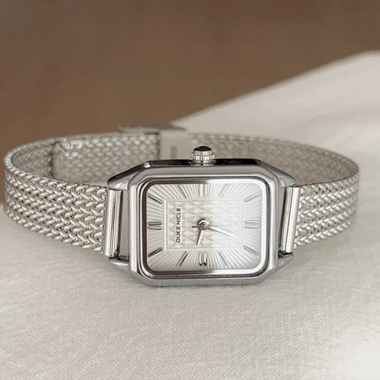 Minimalist Women’s Quartz Watch – Silver Wheat Chain with White Checkered Rectangular Dial