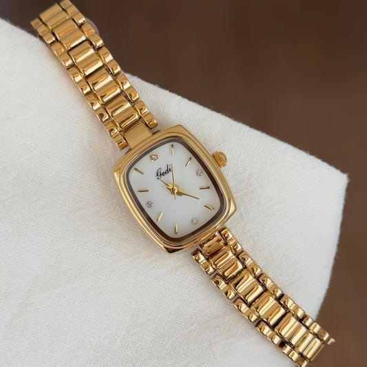 Fashion Elegant Gold Strap Women’s Quartz Watch – Rectangular White Dial