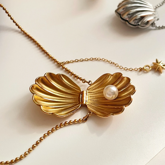 Vintage Pearl Locket Necklace – Retro Shell Pendant Long Sweater Chain, Elegant Fashion Jewelry for Women