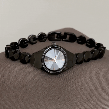 Edgy Black Minimalist: Sleek & Stylish Slim Strap Quartz Watch