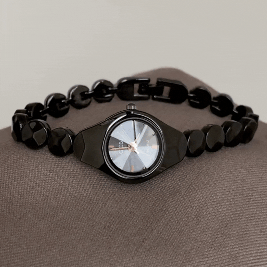 Edgy Black Minimalist: Sleek & Stylish Slim Strap Quartz Watch