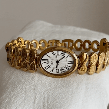 Gold Women Oval Dial Watch Musical Note Bracelet Strap White Face Quartz French Vintage Style – Mélodie