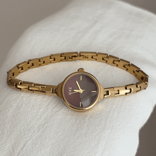Minimalist Gold Thin Strap Watch with Angola Red Round Dial – Women’s Quartz Watch