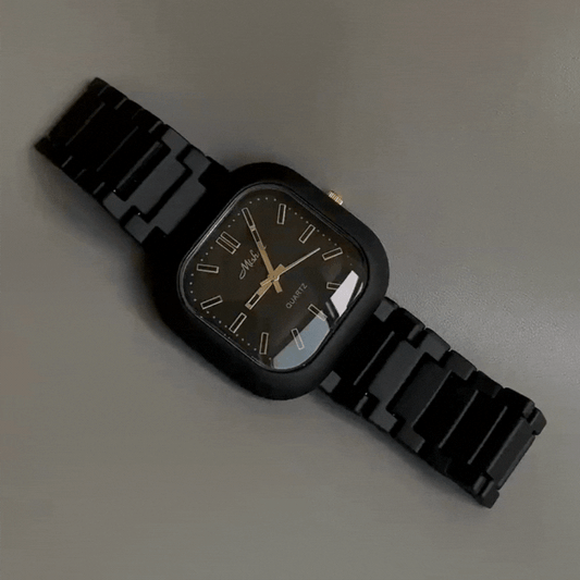 Fashionable Black Square Women’s Quartz Watch – Large Dial Ladies Wristwatch with Gold Hands & Markers