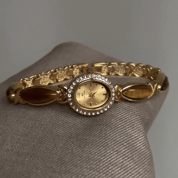Elegant Tiger’s Eye Oval Dial Bracelet Quartz Watch