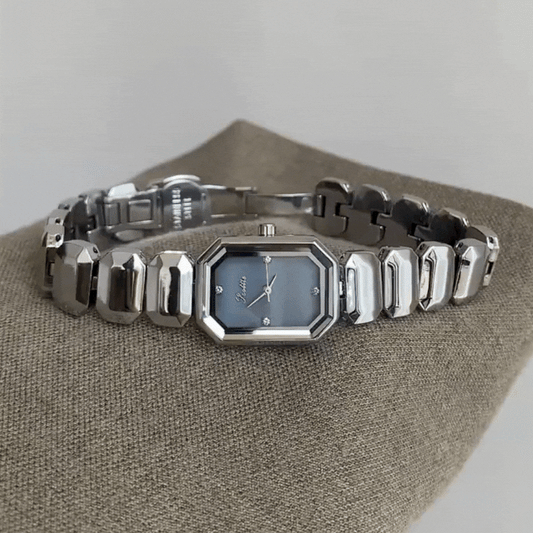 Silver Elegance Timepiece: Mother-of-Pearl Dial Watch