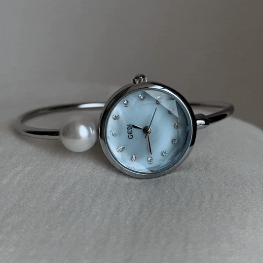 Women's Quartz Watch – Blue Mother-of-Pearl Round Dial with Pearl Bracelet Design