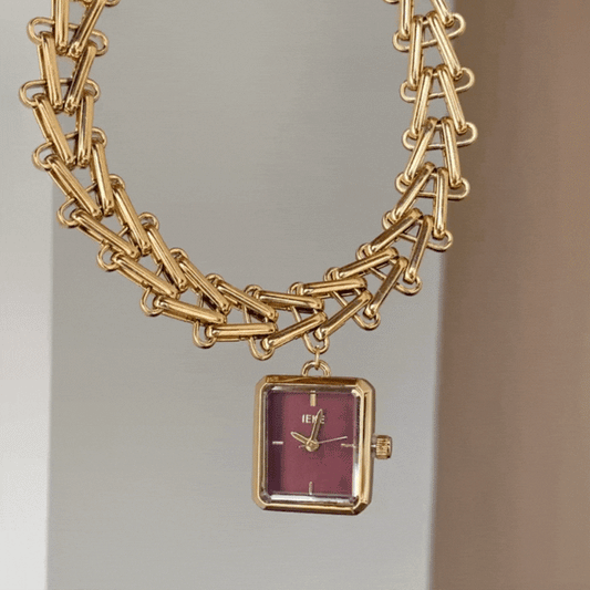 Gold Women’s Triangle-Link Bracelet Square Pendant Case Red Dial Quartz Watch Vintage Retro Style – Scarlet Pendant