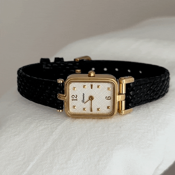 French Knight Style Women’s Quartz Watch with Black Leather Strap & Gold Case – Elegant Vintage Design