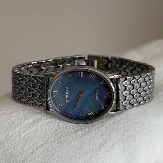 Silver Women Oval Dial Watch Strap Gray-Blue Face Quartz Minimalist Style – Lune