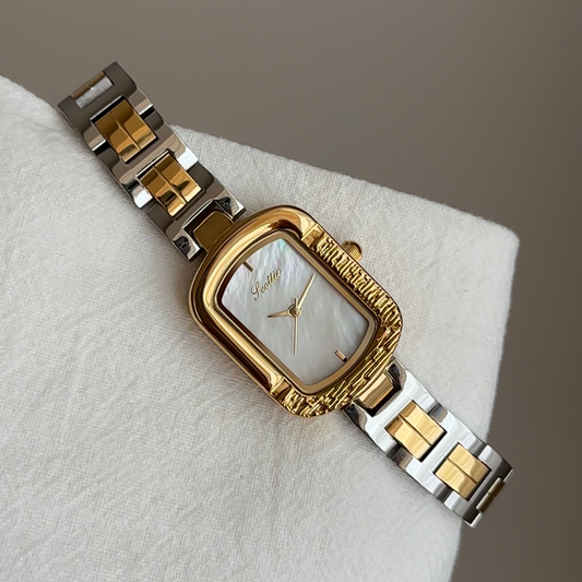 Two-Tone Oval Mother-of-Pearl Women’s Quartz Watch – Elegant Ladies Wristwatch with Gold & Silver Strap