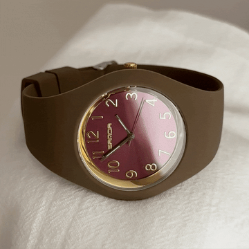 Brown Silicone Strap Women’s Quartz Watch – Large Round Dial Casual Ladies Wristwatch