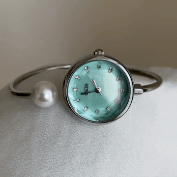 Women's Quartz Watch – Mint Mambo Green Mother-of-Pearl Dial with Pearl Bracelet Design