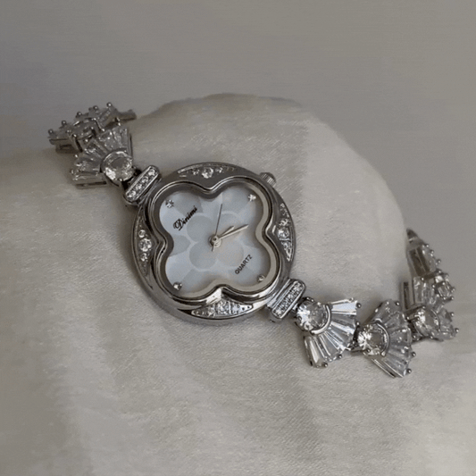 Elegant Design: Fan Skirt Water Diamond Four-Leaf Clover Dial Quartz Watch