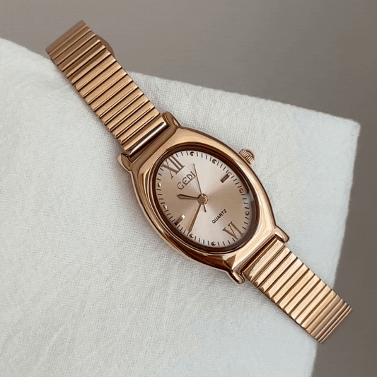 Rose Gold Women’s Quartz Watch – Elegant Oval Dial with Stainless Steel Band, Waterproof Boutique Design