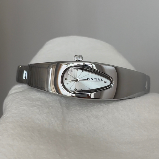 Y2K Vintage Teardrop Watch – Unisex Silver Waterproof Quartz Timepiece