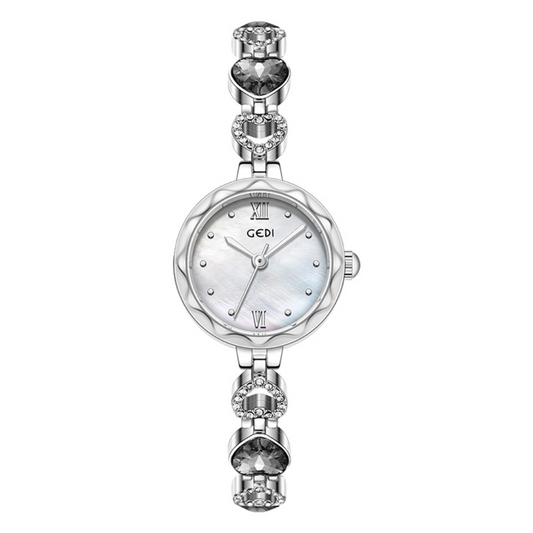 Silver Heart Armband med diamantuppsättning Vit Dial Women's Quartz Watch