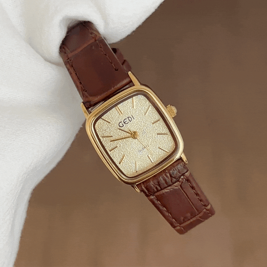 Vintage Women’s Quartz Watch – Brown Leather Strap with Gold Square Candy Dial, Elegant Small Retro Style