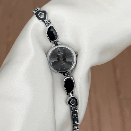 Minimalist Black Timepiece - Silver Round & Alloy Band | Essential Quartz