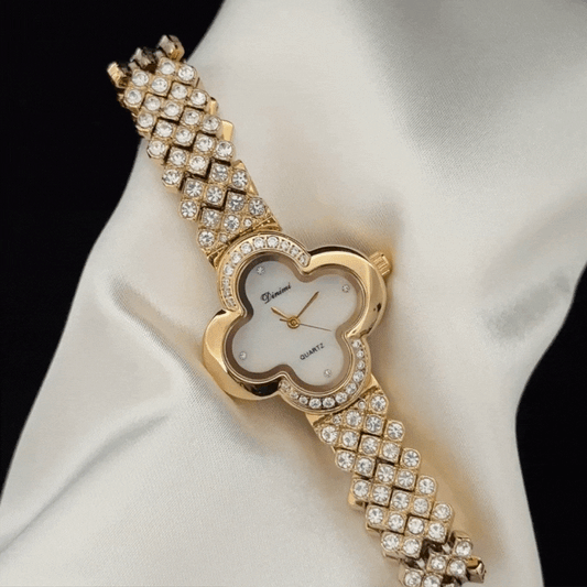 Elegant White Clover Dial Gold Diamond Watch - Alloy Quartz Bracelet