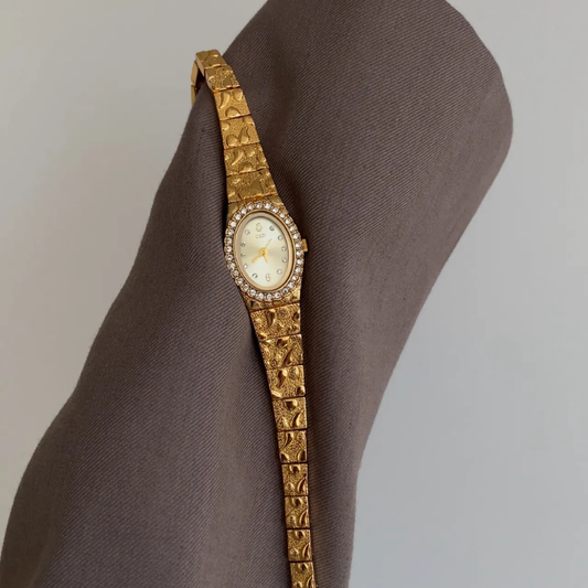 Luxury Elegant Gold Diamond-Accented Women’s Quartz Watch – Mini Oval Dial