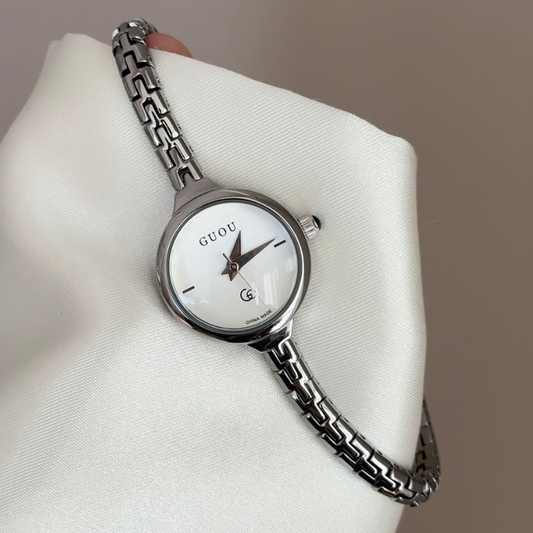 Modern Minimalist: White Round Dial with All-Silver Strap, Quartz